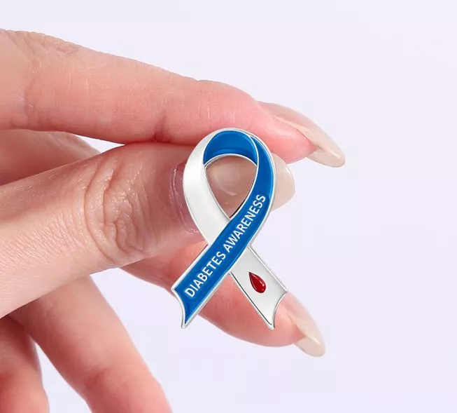 Pin’s Diabetes Awareness ruban bleu et blanc